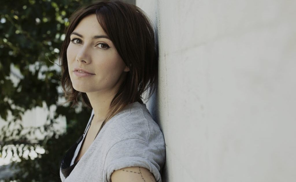 Rock star Ella Hooper will perform at the Rise and Shine Queensland Tour flood-relief concert in Rockhampton on May 4. Rock star Ella Hooper will perform at the Rise and Shine Queensland Tour flood-relief concert in Rockhampton on May 4.